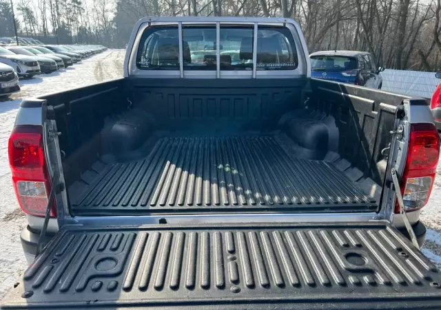 TOYOTA Hilux 2.4 D-4D Double Cab DLX 4x4