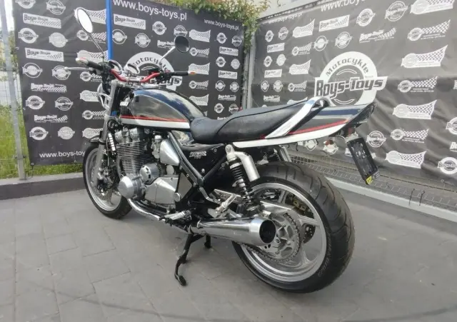 KAWASAKI ZR 
