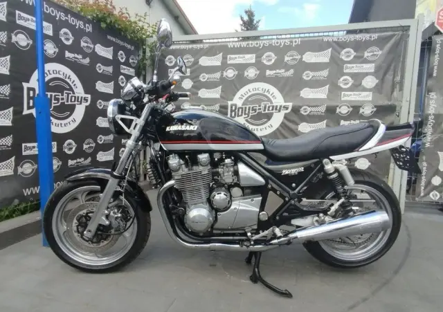 KAWASAKI ZR 