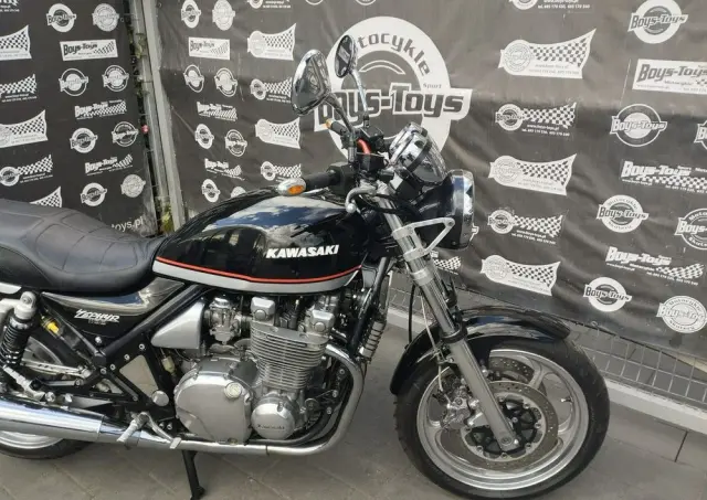 KAWASAKI ZR 