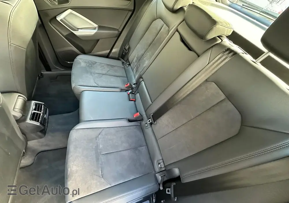 AUDI Q3 35 TFSI S line S tronic