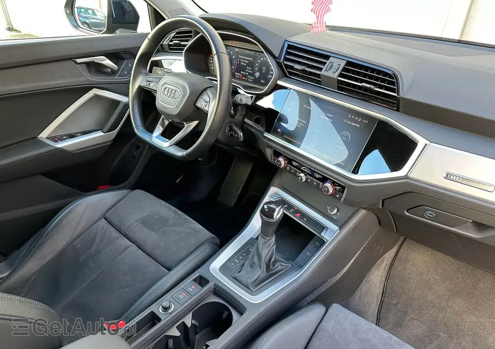 AUDI Q3 35 TFSI S line S tronic