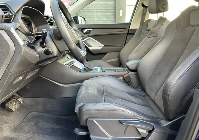 AUDI Q3 35 TFSI S line S tronic