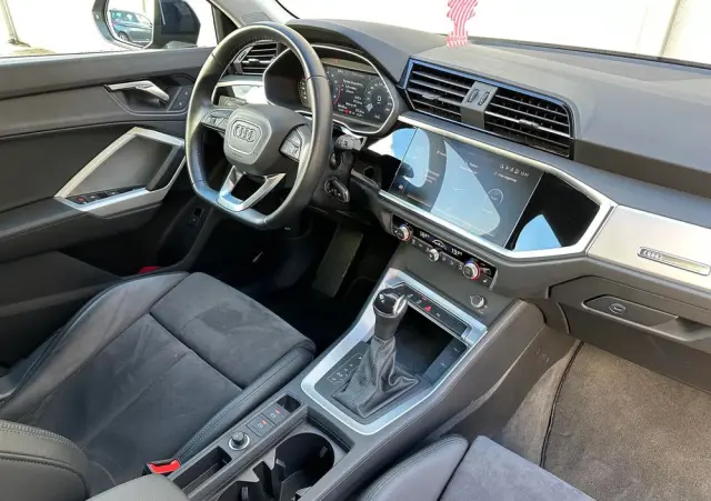 AUDI Q3 35 TFSI S line S tronic