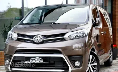 TOYOTA Proace 