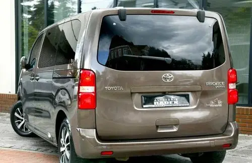 TOYOTA Proace 