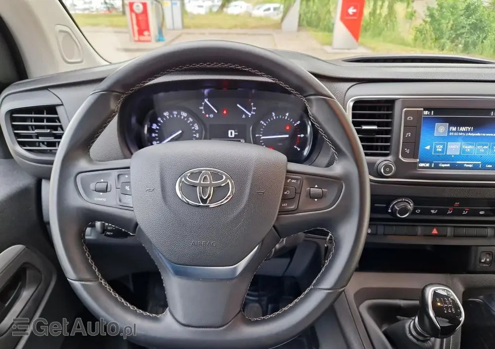 TOYOTA PROACE 