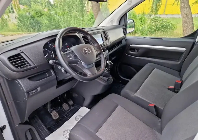 TOYOTA PROACE 