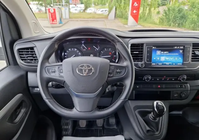TOYOTA PROACE 