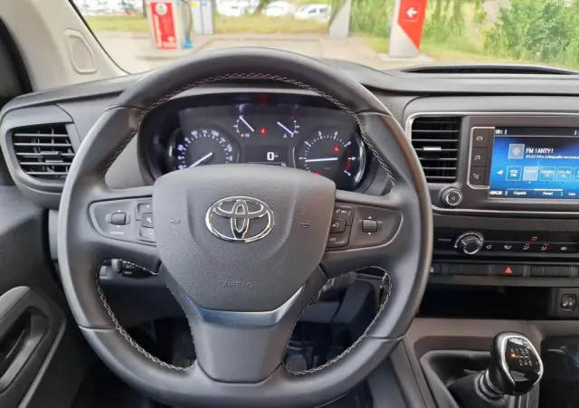 TOYOTA PROACE 