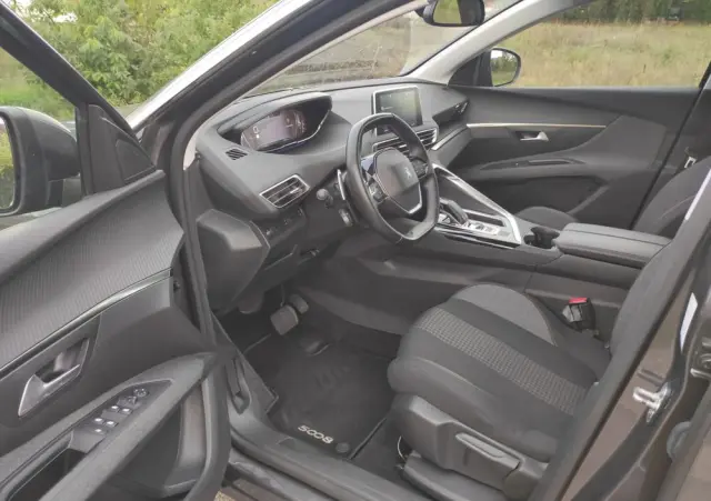 PEUGEOT 5008 1.2 PureTech Active S&S EAT8