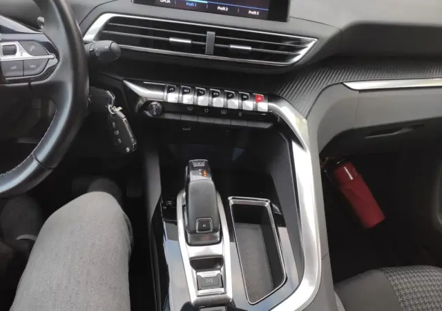 PEUGEOT 5008 1.2 PureTech Active S&S EAT8
