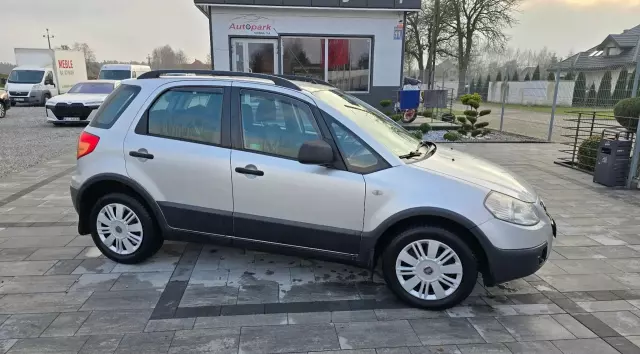 FIAT Sedici 1.6 i 16V (107 KM)