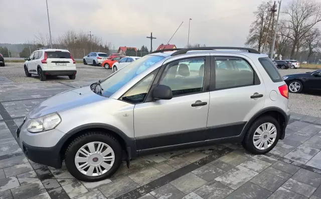 FIAT Sedici 1.6 i 16V (107 KM)