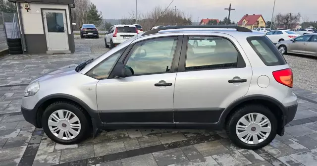 FIAT Sedici 1.6 i 16V (107 KM)