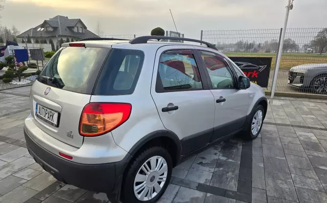 FIAT Sedici 1.6 i 16V (107 KM)