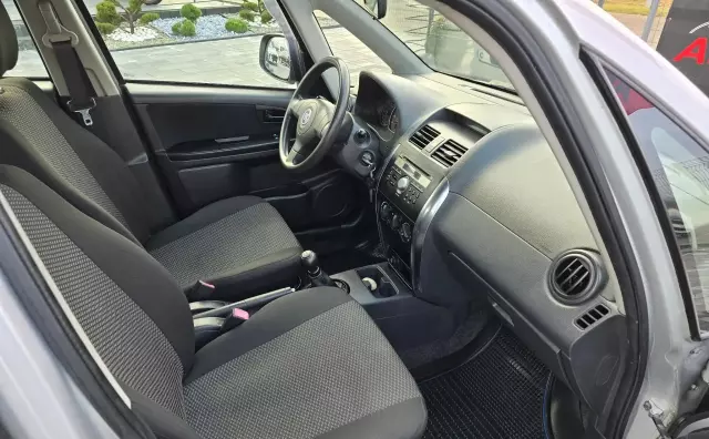 FIAT Sedici 1.6 i 16V (107 KM)