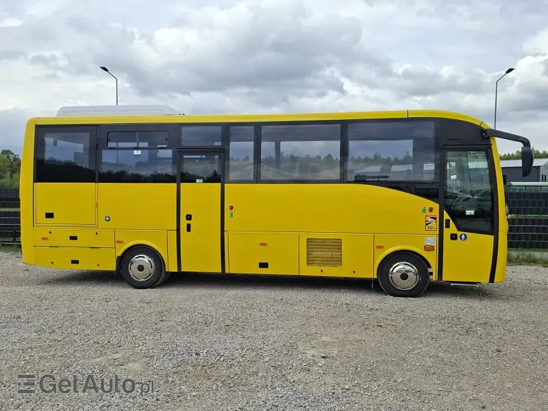 ISUZU Grand Toro Grand Toro 11t km 2022 MD9 Nawigo Wing Rosero 