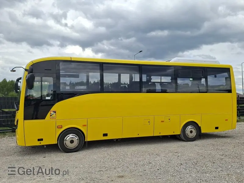 ISUZU Grand Toro Grand Toro 11t km 2022 MD9 Nawigo Wing Rosero 