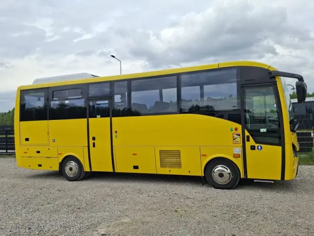 ISUZU Grand Toro Grand Toro 11t km 2022 MD9 Nawigo Wing Rosero 
