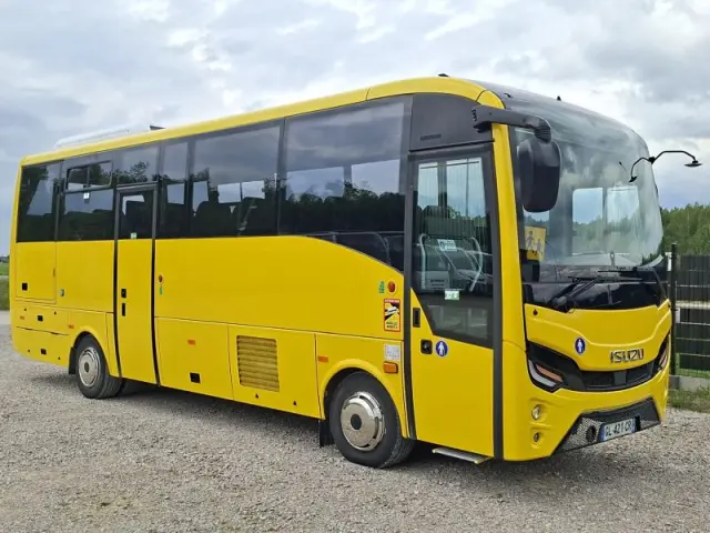 ISUZU Grand Toro Grand Toro 11t km 2022 MD9 Nawigo Wing Rosero 