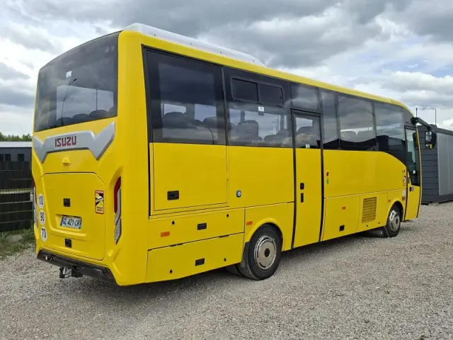 ISUZU Grand Toro Grand Toro 11t km 2022 MD9 Nawigo Wing Rosero 