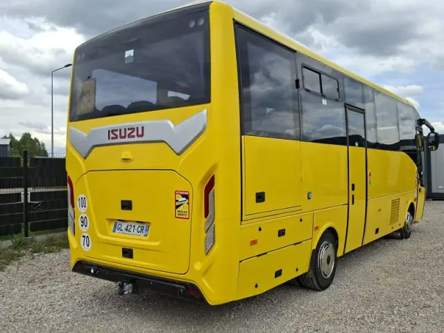 ISUZU Grand Toro Grand Toro 11t km 2022 MD9 Nawigo Wing Rosero 