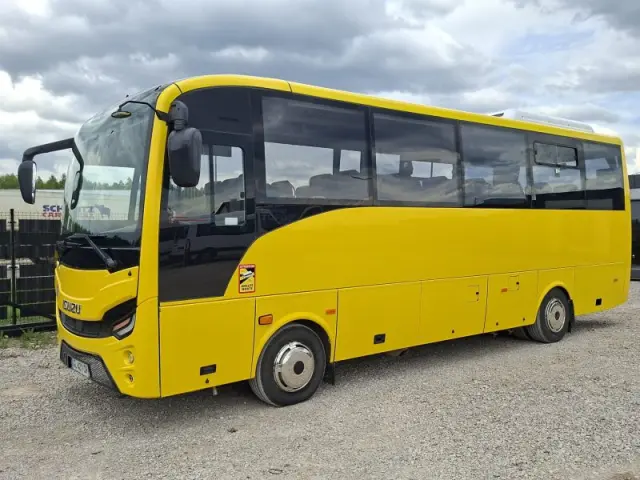 ISUZU Grand Toro Grand Toro 11t km 2022 MD9 Nawigo Wing Rosero 