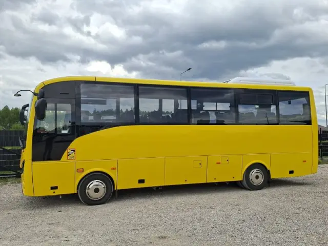ISUZU Grand Toro Grand Toro 11t km 2022 MD9 Nawigo Wing Rosero 