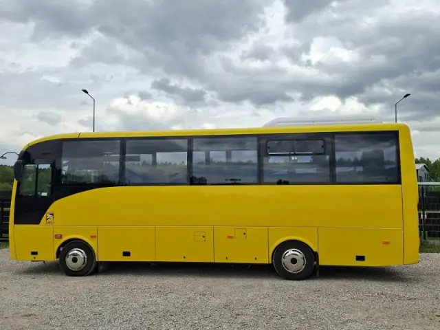 ISUZU Grand Toro Grand Toro 11t km 2022 MD9 Nawigo Wing Rosero 