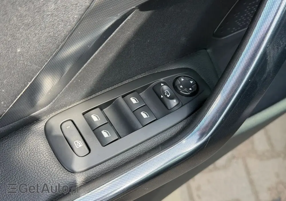 PEUGEOT 2008 PureTech 130 Stop&Start Allure