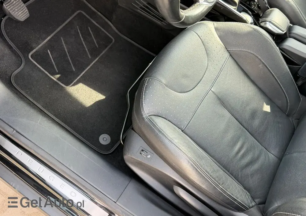 PEUGEOT 2008 PureTech 130 Stop&Start Allure