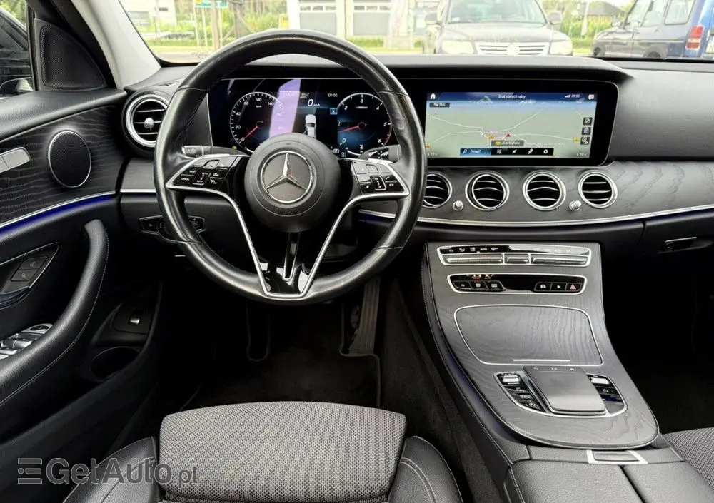 MERCEDES-BENZ Klasa E 400 d 4Matic 9G-TRONIC AMG Line