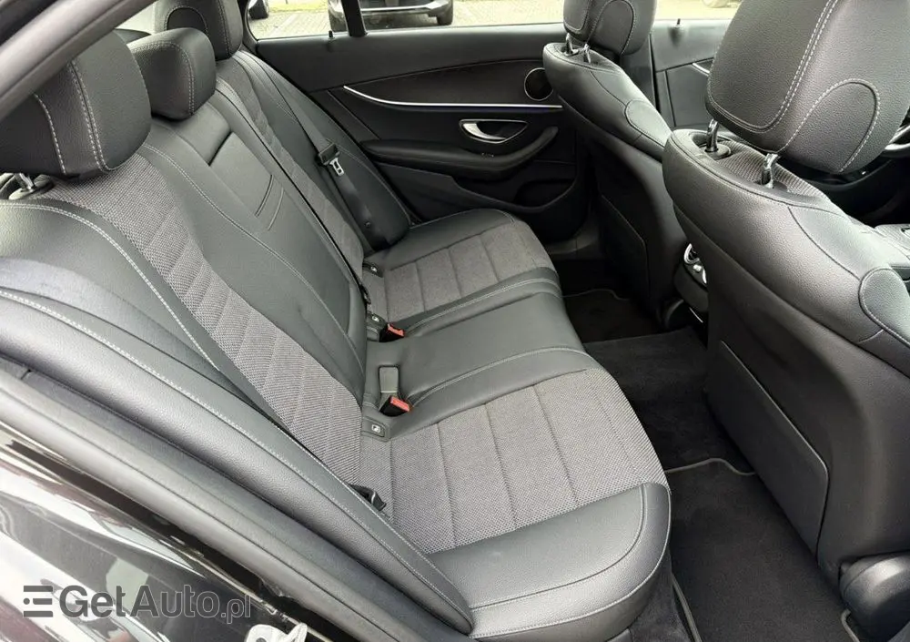 MERCEDES-BENZ Klasa E 400 d 4Matic 9G-TRONIC AMG Line