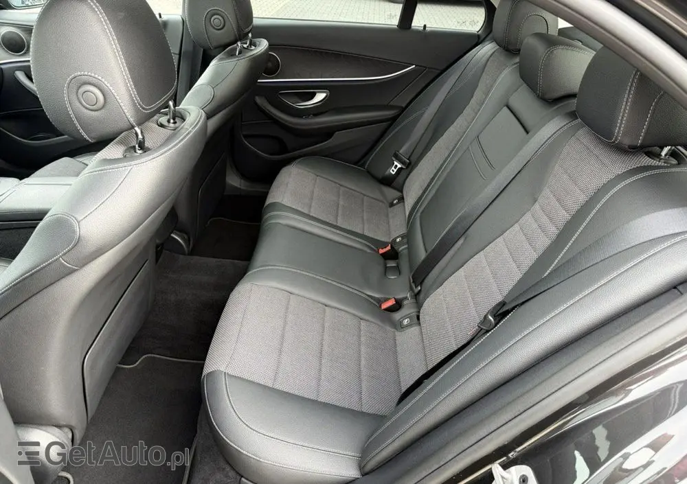 MERCEDES-BENZ Klasa E 400 d 4Matic 9G-TRONIC AMG Line