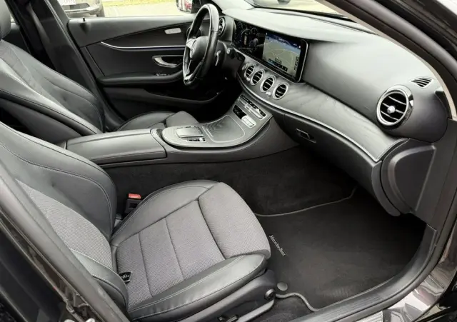 MERCEDES-BENZ Klasa E 400 d 4Matic 9G-TRONIC AMG Line