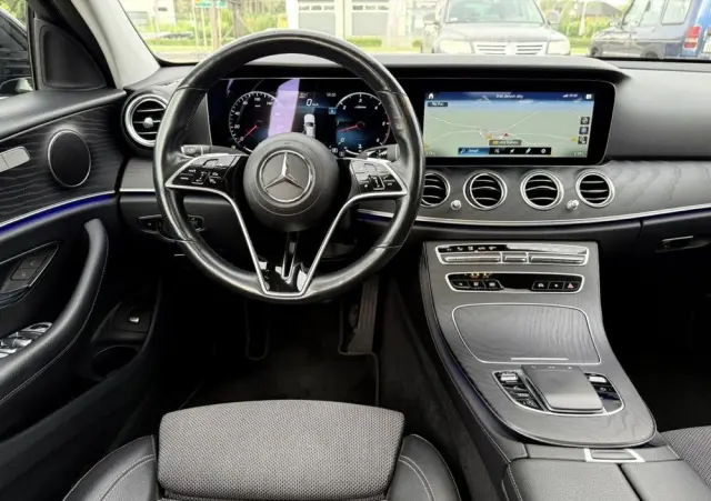 MERCEDES-BENZ Klasa E 400 d 4Matic 9G-TRONIC AMG Line