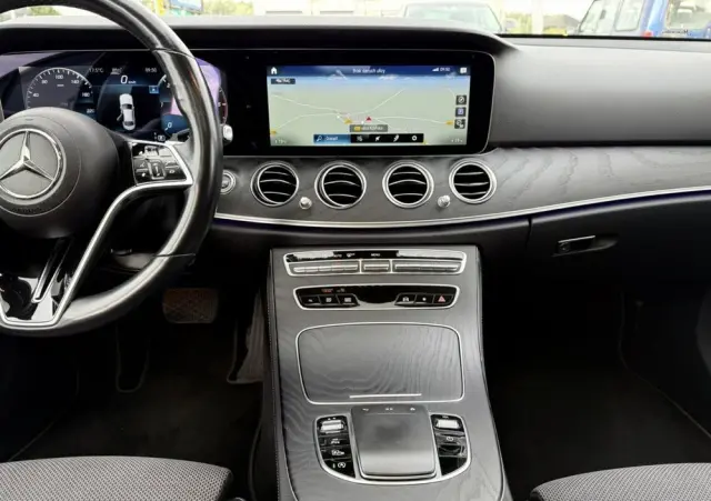 MERCEDES-BENZ Klasa E 400 d 4Matic 9G-TRONIC AMG Line