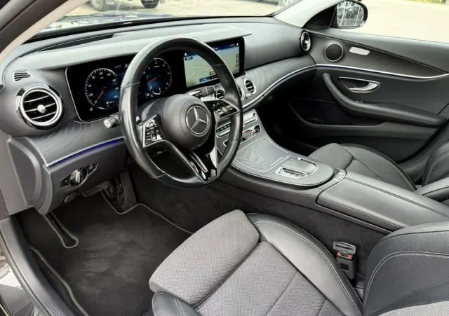 MERCEDES-BENZ Klasa E 400 d 4Matic 9G-TRONIC AMG Line