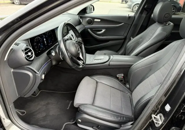 MERCEDES-BENZ Klasa E 400 d 4Matic 9G-TRONIC AMG Line