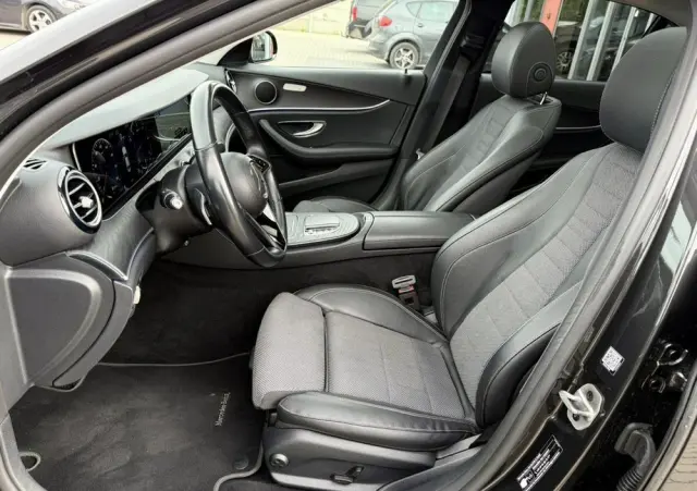 MERCEDES-BENZ Klasa E 400 d 4Matic 9G-TRONIC AMG Line