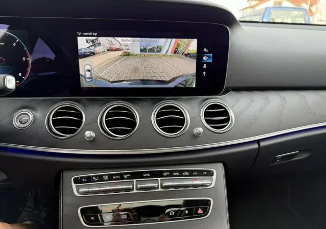 MERCEDES-BENZ Klasa E 400 d 4Matic 9G-TRONIC AMG Line