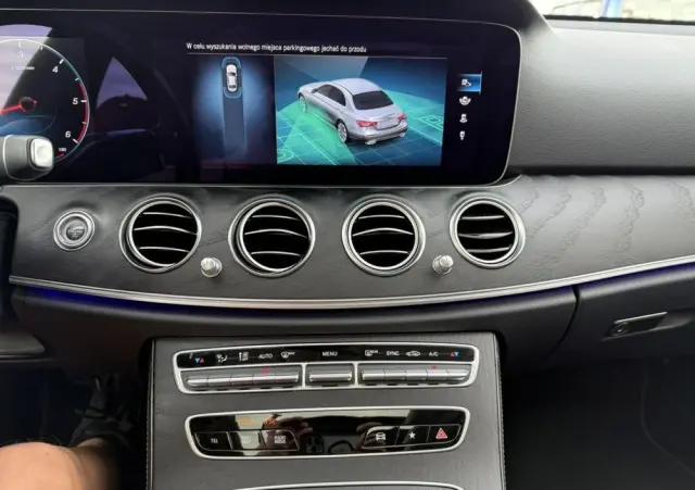 MERCEDES-BENZ Klasa E 400 d 4Matic 9G-TRONIC AMG Line