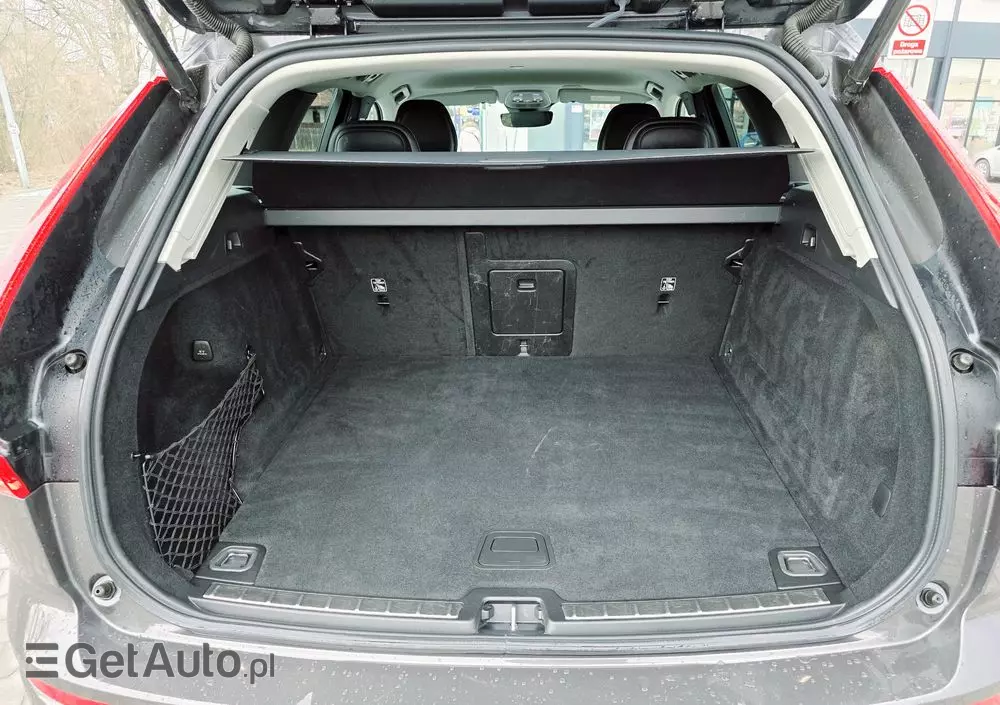 VOLVO XC 60 B4 D Momentum Pro