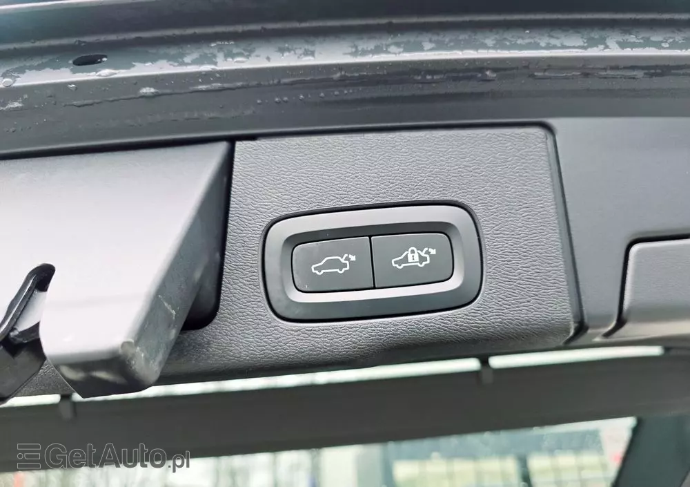 VOLVO XC 60 B4 D Momentum Pro