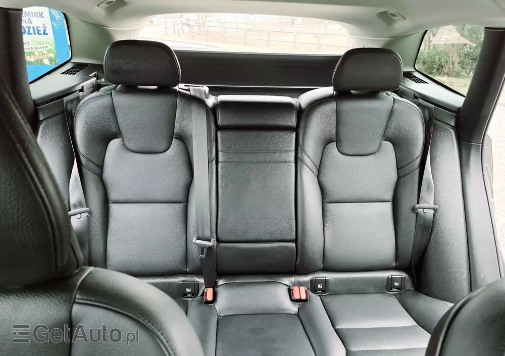 VOLVO XC 60 B4 D Momentum Pro