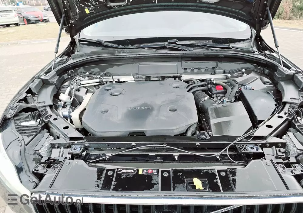 VOLVO XC 60 B4 D Momentum Pro