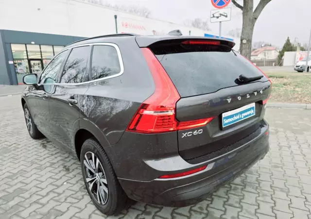 VOLVO XC 60 B4 D Momentum Pro