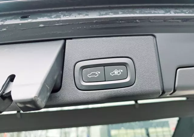 VOLVO XC 60 B4 D Momentum Pro