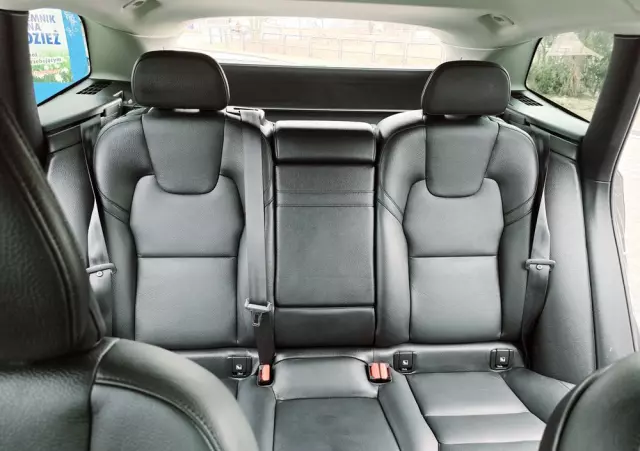 VOLVO XC 60 B4 D Momentum Pro